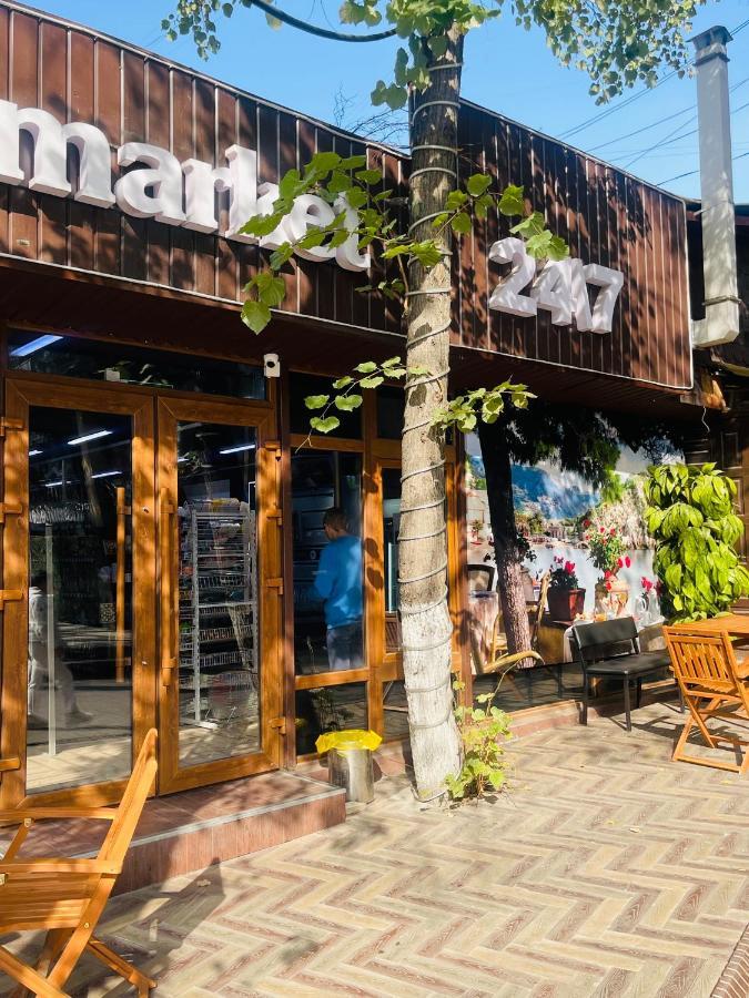 Уютная Квартира В Самом Сердце Алматы Almaty Luaran gambar